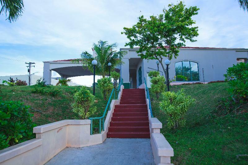 Garden Villa Hotel Tumon Exterior photo